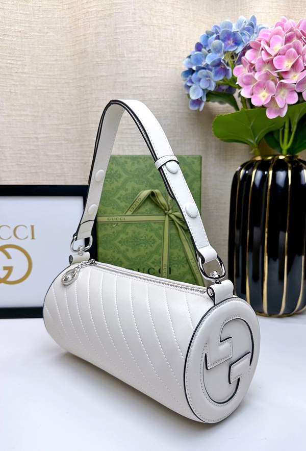 激安グッチバッグコピー側面デザイン